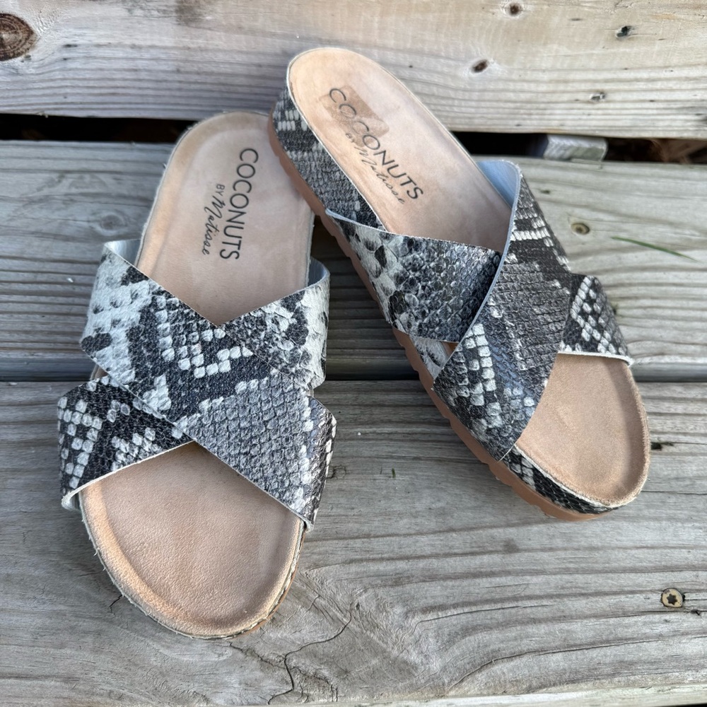 Coconuts Ying Yang Leather Slides Gray Snake Animal Print Rubber Sole Size 7